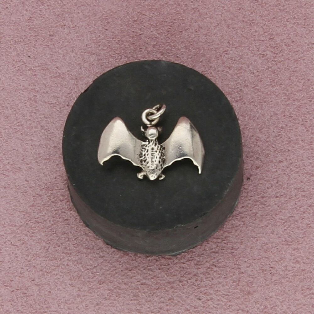 sterling silver vintage flying bat charm pendant - Picture 2 of 3